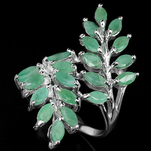 Smaragd Ring aus weißvergoldetem Silber - INARA