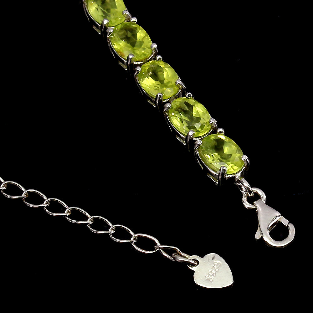 Peridot Armband aus weißvergoldetem Silber - INARA