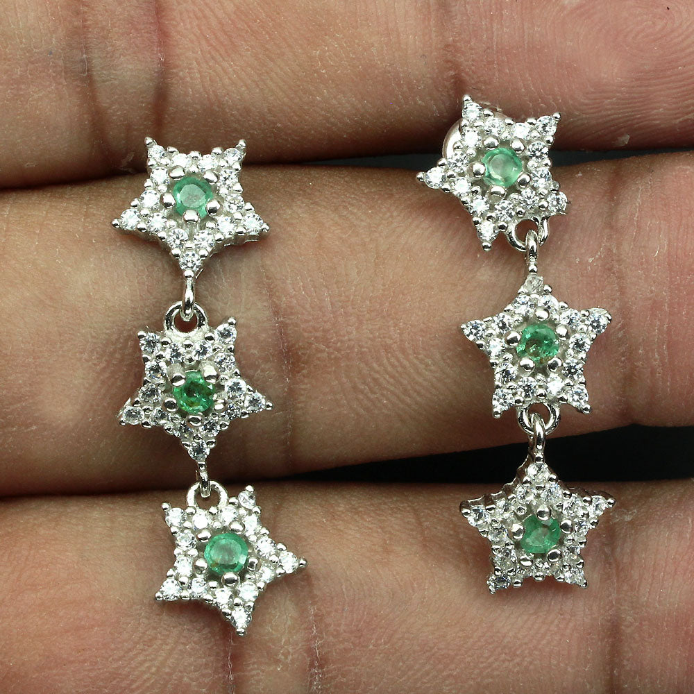 Smaragd Sterne Ohrringe aus weißvergoldetem Silber - INARA