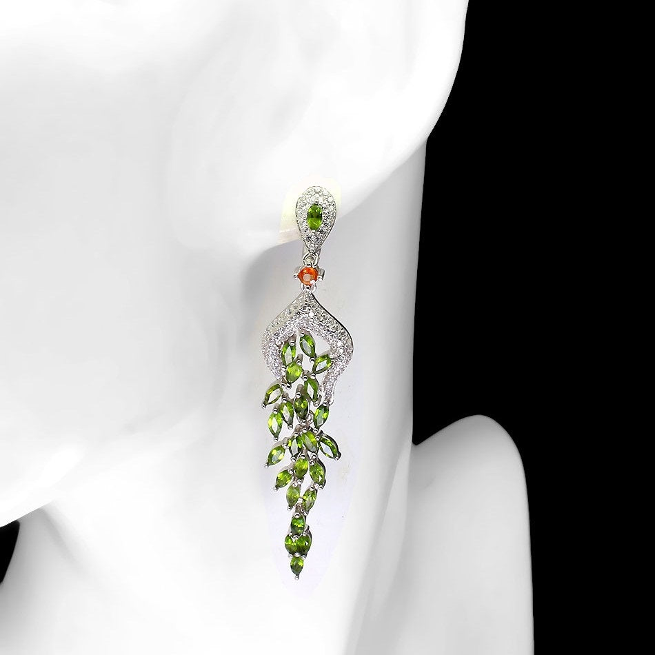 Russischer Diopsid Saphir Ohrringe aus weißvergoldetem Silber - INARA