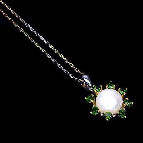 Halskette mit Chromdiopsid Perle Anhänger aus tricolor vergoldetem Silber - INARA