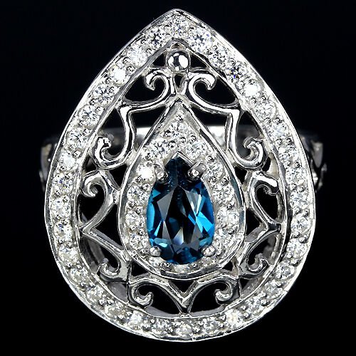 Blautopas London Blue Ring aus weißvergoldetem Silber - INARA