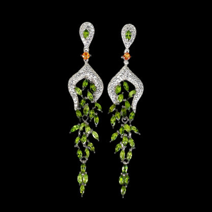 Russischer Diopsid Saphir Ohrringe aus weißvergoldetem Silber - INARA