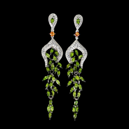 Russischer Diopsid Saphir Ohrringe aus weißvergoldetem Silber - INARA