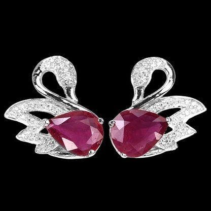 Rubin Schwan Ohrringe aus weißvergoldetem Silber - INARA