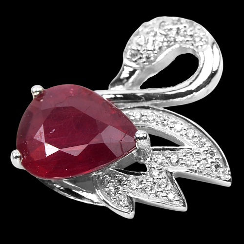 Rubin Schwan Anhänger aus weißvergoldetem Silber - INARA