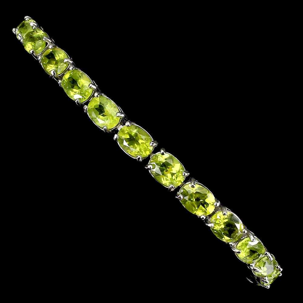 Peridot Armband aus weißvergoldetem Silber - INARA
