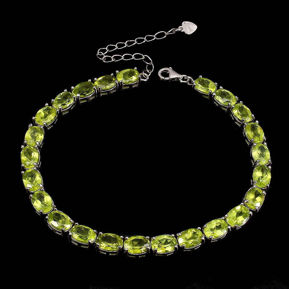 Peridot Armband aus weißvergoldetem Silber - INARA