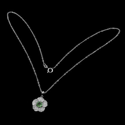 Smaragd Blume Anhänger mit Halskette aus weißvergoldetem Silber - INARA