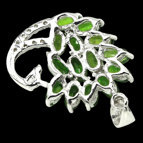 Chromdiopsid Pfau Anhänger aus weißvergoldetem Silber - INARA