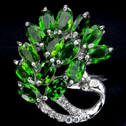 Russischer Diopsid Pfau Ring aus weißvergoldetem Silber - INARA